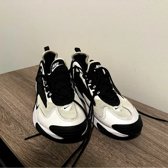 Nike Zoom 2K White/Black AO0354-101 Size 6