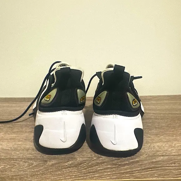 Nike Zoom 2K White/Black AO0354-101 Size 6