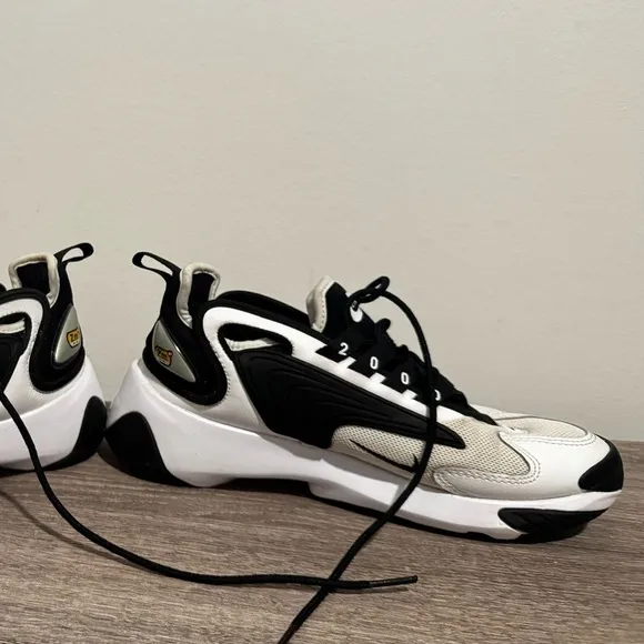 Nike Zoom 2K White/Black AO0354-101 Size 6