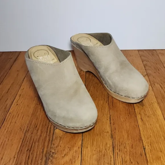 NO. 6 New School Wedge Clog Taupe Tan