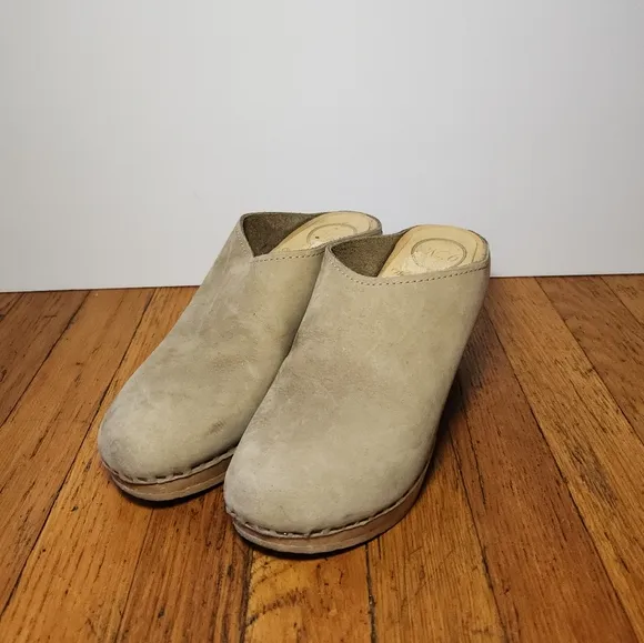NO. 6 New School Wedge Clog Taupe Tan