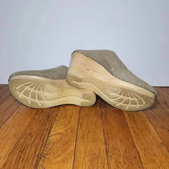 NO. 6 New School Wedge Clog Taupe Tan