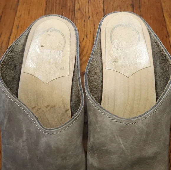 NO. 6 New School Wedge Clog Taupe Tan