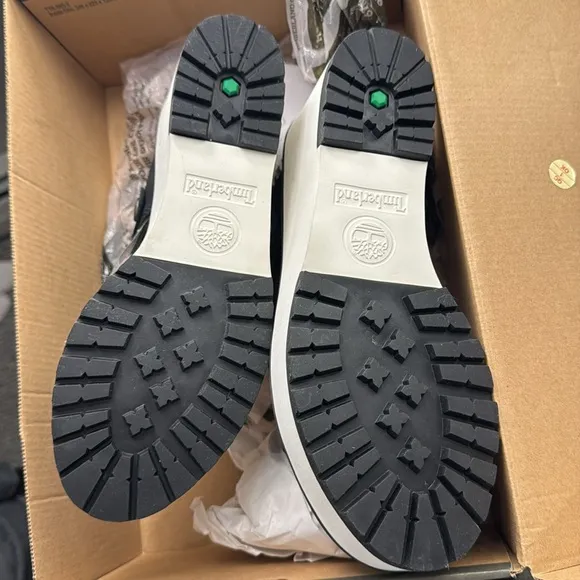 NWB! Timberland Koralyn  Black and White Platform Sandals size 9