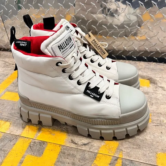 NWOB $180 Palladium Women's Overcush Revolt Boots