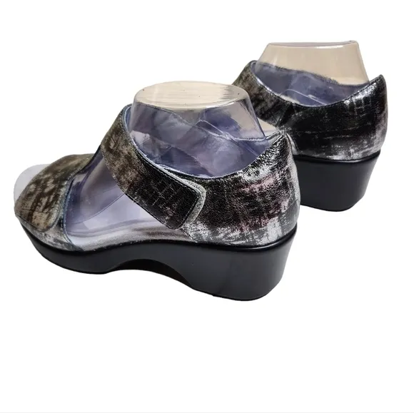 NWOB Alegria Riki Asher gray leather t - strap peep toe comfort sandals 38