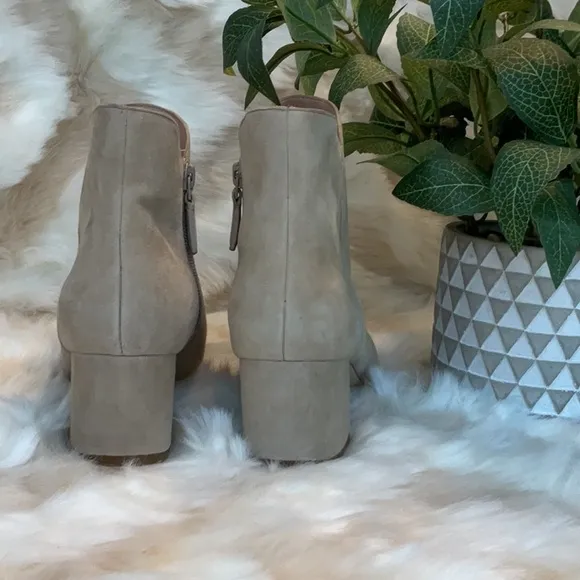 NWOB - Cole Haan Elyse Tan / Taupe Suede Boots