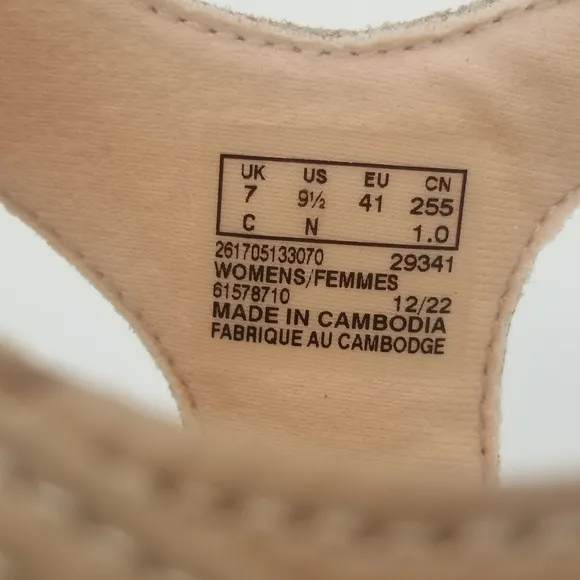 NWOT Clarks April Cove Sandals Blush Leather Cuir Beige Rose, Women's 9.5, SOFT!