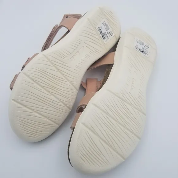 NWOT Clarks April Cove Sandals Blush Leather Cuir Beige Rose, Women's 9.5, SOFT!