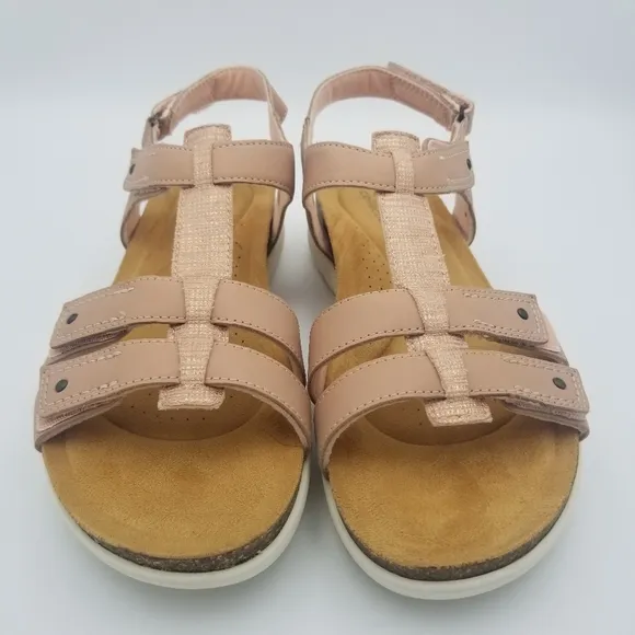 NWOT Clarks April Cove Sandals Blush Leather Cuir Beige Rose, Women's 9.5, SOFT!