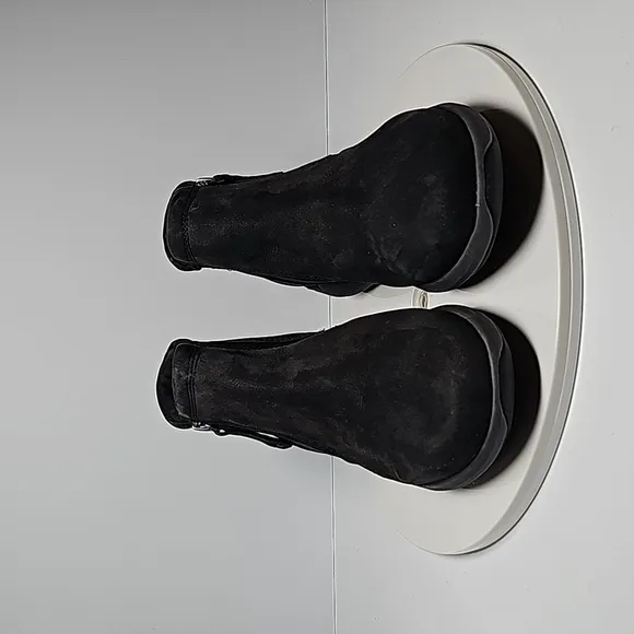 NWOT Cobb Hill Skylar Bootie Ankle Boots Waterproof Side Zip Leather Black 8.5