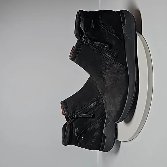 NWOT Cobb Hill Skylar Bootie Ankle Boots Waterproof Side Zip Leather Black 8.5