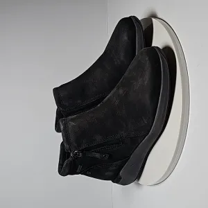 NWOT Cobb Hill Skylar Bootie Ankle Boots Waterproof Side Zip Leather Black 8.5