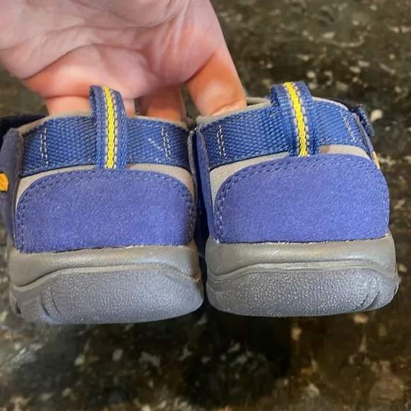 NWOT Keen Weatherproof Sandals! Size 5