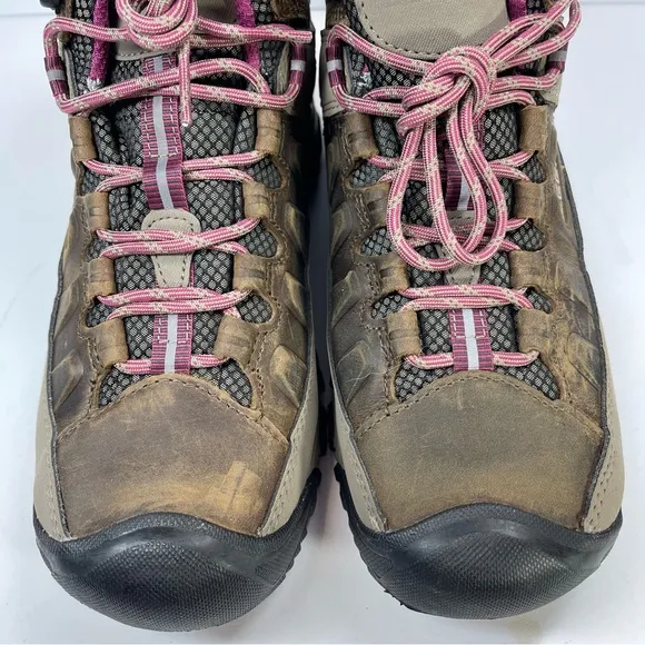 NWOT KEEN Women's Targhee III Waterproof Mid Boots Size 8 Weiss/Boysenberry