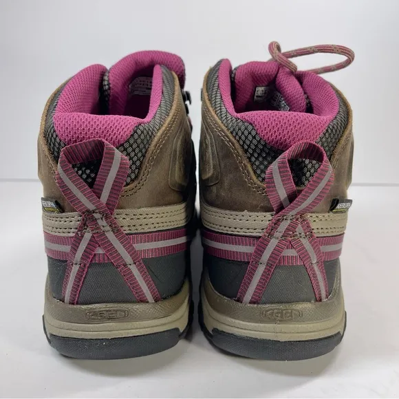 NWOT KEEN Women's Targhee III Waterproof Mid Boots Size 8 Weiss/Boysenberry