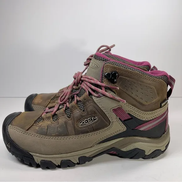 NWOT KEEN Women's Targhee III Waterproof Mid Boots Size 8 Weiss/Boysenberry