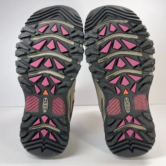 NWOT KEEN Women's Targhee III Waterproof Mid Boots Size 8 Weiss/Boysenberry