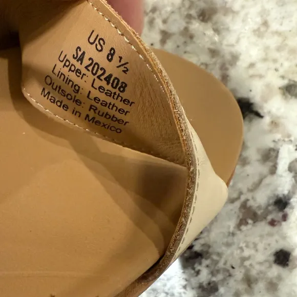 NWOT Nisolo Women's Cream Sandals
