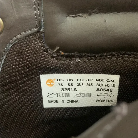 NWOT Timberland Lace Up Boots Tan and Black Rugged Design.