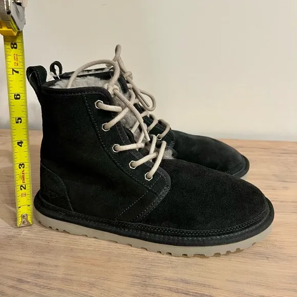 NWOT UGG HARKLEY HIGH TOP SUEDETRUE NAVY LACE UP BOOTS