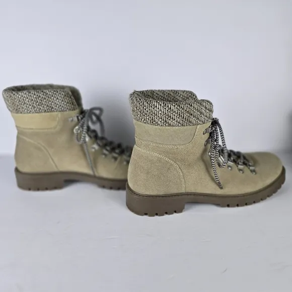 NWOTCleo Wolf Women's BeigeSuede LeatherLace UpSoftToeFashion AnkleBoots Size 11