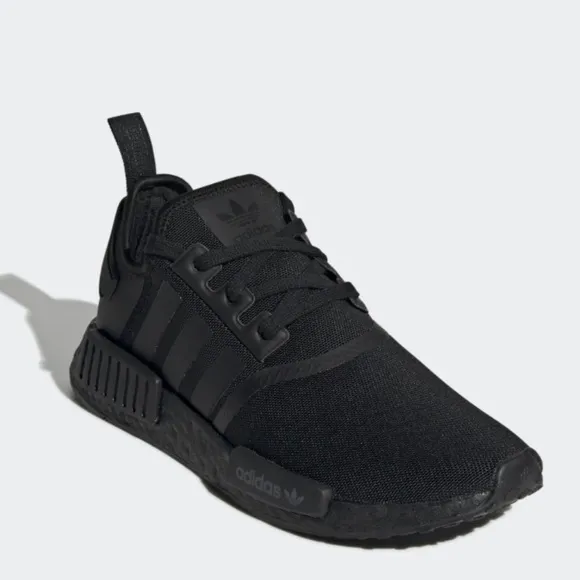 𝅺NWT ADIDAS NMD_R1 Triple Black Size 5