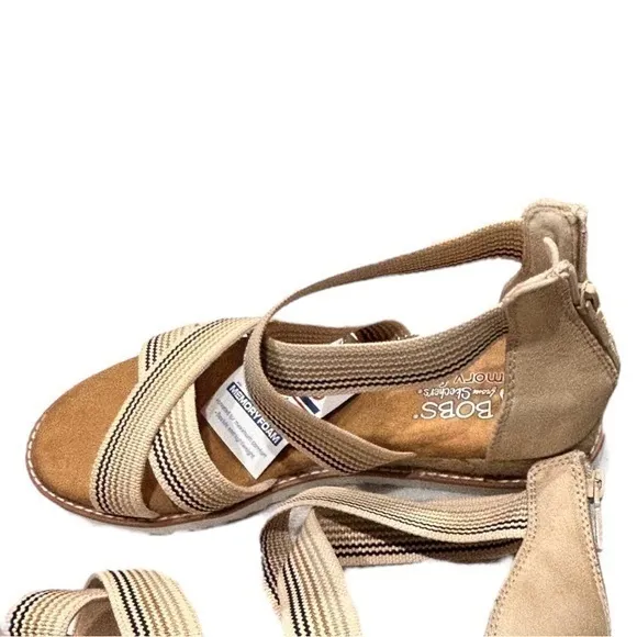 NWT BOBS from Skechers Women's Desert Kiss Sandals Candid Gal/Cream Size‎ 8.5