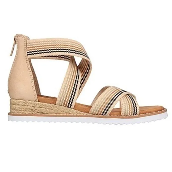 NWT BOBS from Skechers Women's Desert Kiss Sandals Candid Gal/Cream Size‎ 8.5