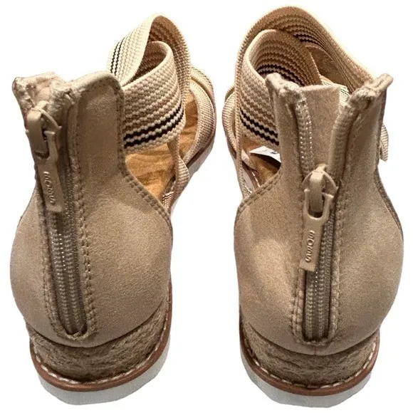 NWT BOBS from Skechers Women's Desert Kiss Sandals Candid Gal/Cream Size‎ 8.5