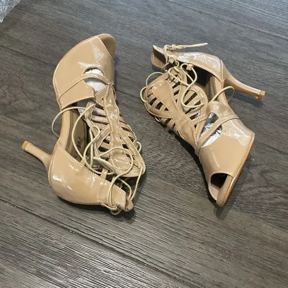 NWT BURJU Magdelora Open Toe Cut Out Lace Up Heeled Sandals | Size 5