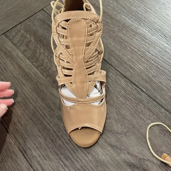 NWT BURJU Magdelora Open Toe Cut Out Lace Up Heeled Sandals | Size 5