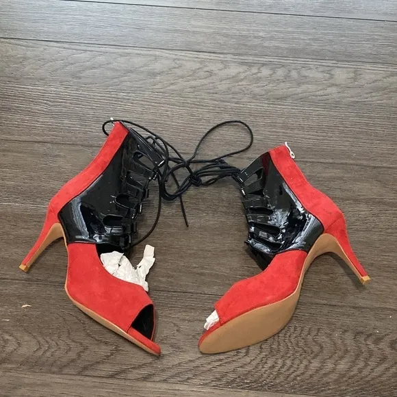 NWT BURJU Ryann Lace Up Open Toe Strappy Ankle Boots | red/black 10.5