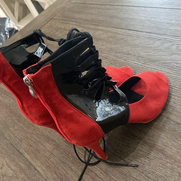 NWT BURJU Ryann Lace Up Open Toe Strappy Ankle Boots | red/black 10.5