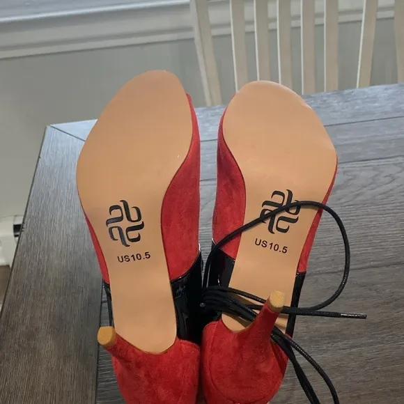 NWT BURJU Ryann Lace Up Open Toe Strappy Ankle Boots | red/black 10.5