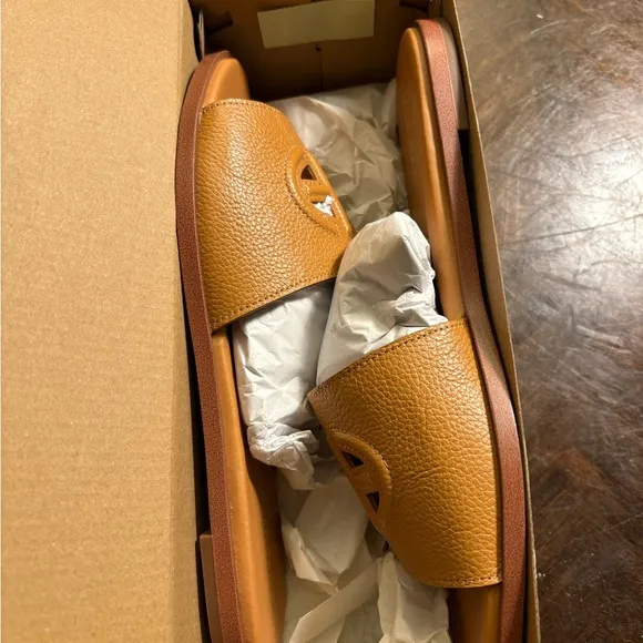 NWT Cole Haan Flynn Logo Slide Sandals (Size 8.5 B)