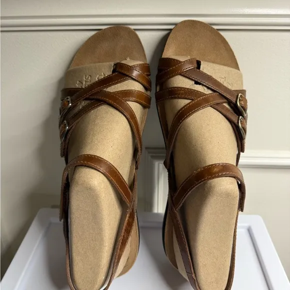 NWT, Dansko Roslyn Tan Waxy Burnished size 42