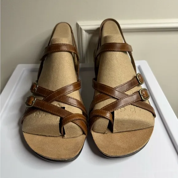 NWT, Dansko Roslyn Tan Waxy Burnished size 42
