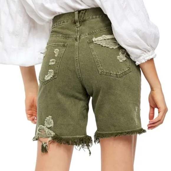 NWT Free People Sequoia Mid Length Distressed Bermuda Short In Forest Green
