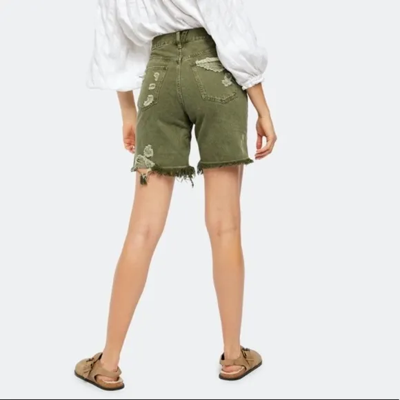 NWT Free People Sequoia Mid Length Distressed Bermuda Short In Forest Green