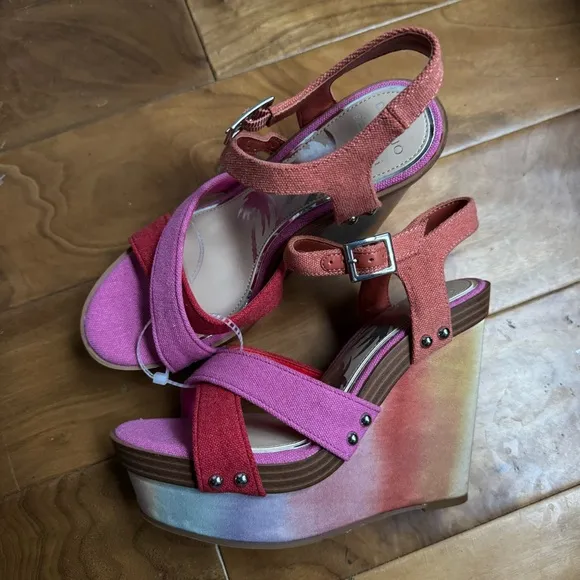 NWT Gianni Bini x DANNIJO Jo Ombre Rainbow Platform Wedge Sandals Sz 8,5