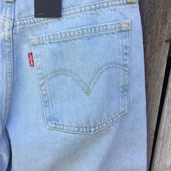 NWT Levi’s Wedgie Icon Fit Jean Signal Lost 26