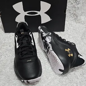 NWT Men's Under Armour Basketball Shoes