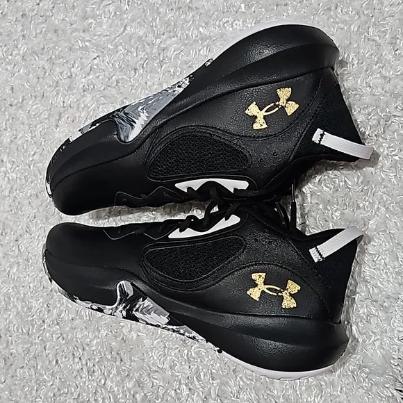 NWT Men's Under Armour Basketball Shoes