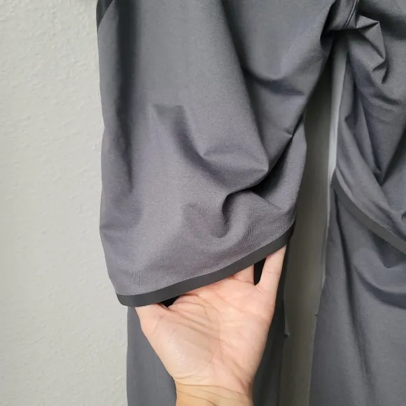 NWT ON Cloud Running Pants, Size Medium, Color Glacier/Rock