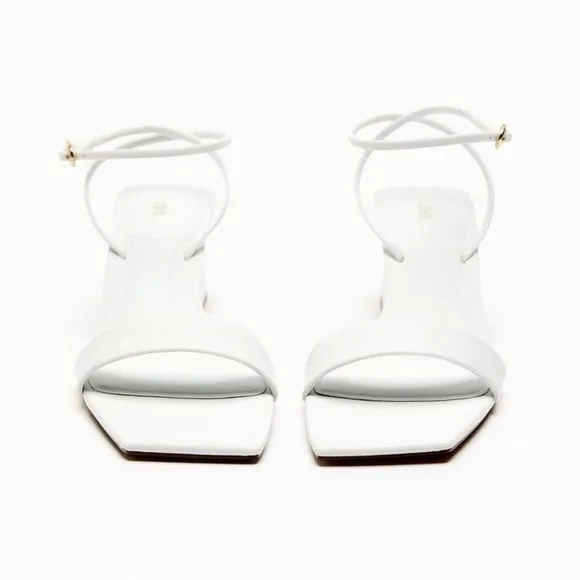NWT. Zara White Wide Heel Sandals