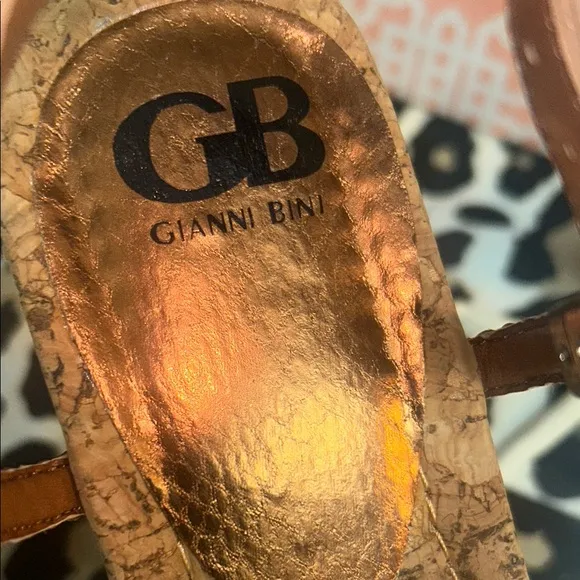 NWT⭐️GIANNI BINI Brown SANDALS🤎Flats Size 9
