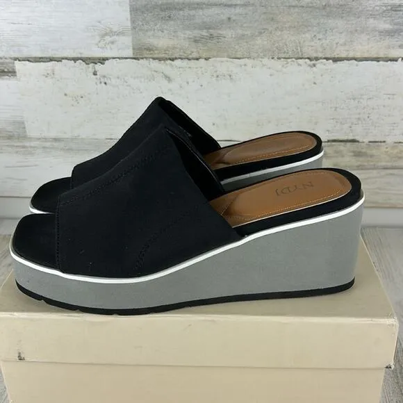 NYDJ womens 8 1/2 Rysa Black Canvas Platform Wedge Sandals with Gray/White Sole