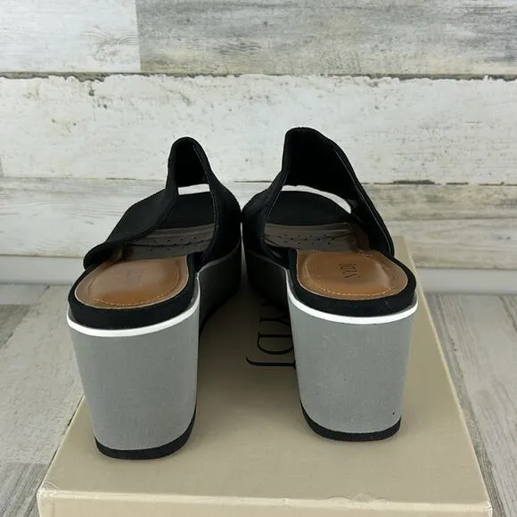 NYDJ womens 8 1/2 Rysa Black Canvas Platform Wedge Sandals with Gray/White Sole