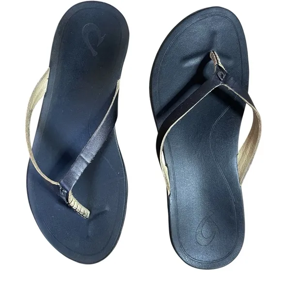 OluKai Black Sandals Flipflops with Leather Straps and Contoured Footbed